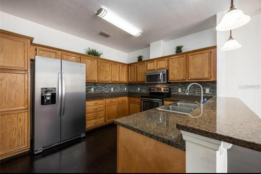 Image 7 of 21 For 11572 18th Place