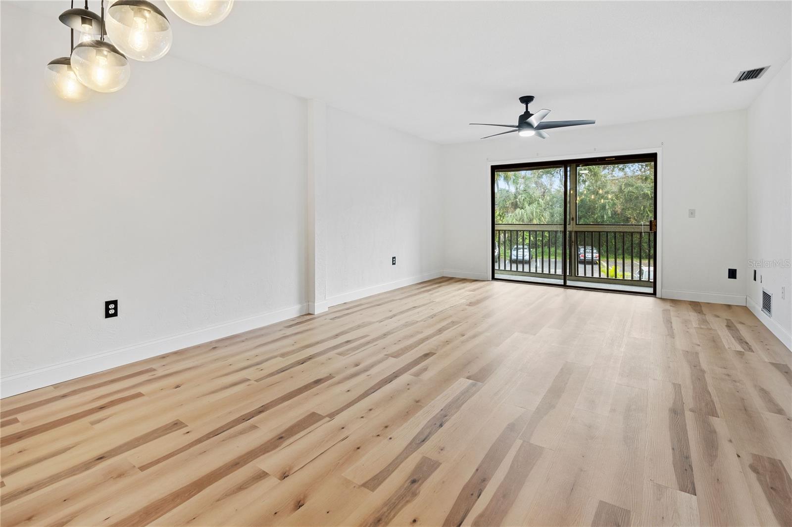 Image 11 of 24 For 3800 Saxon Drive 520