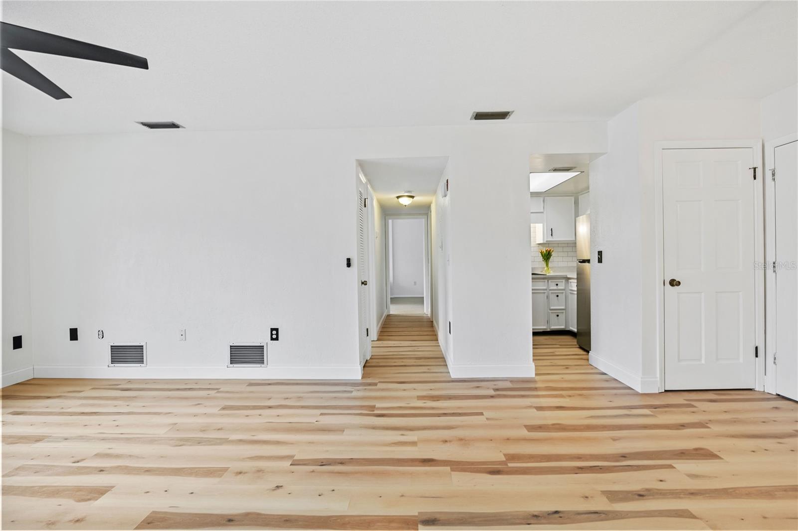 Image 13 of 24 For 3800 Saxon Drive 520