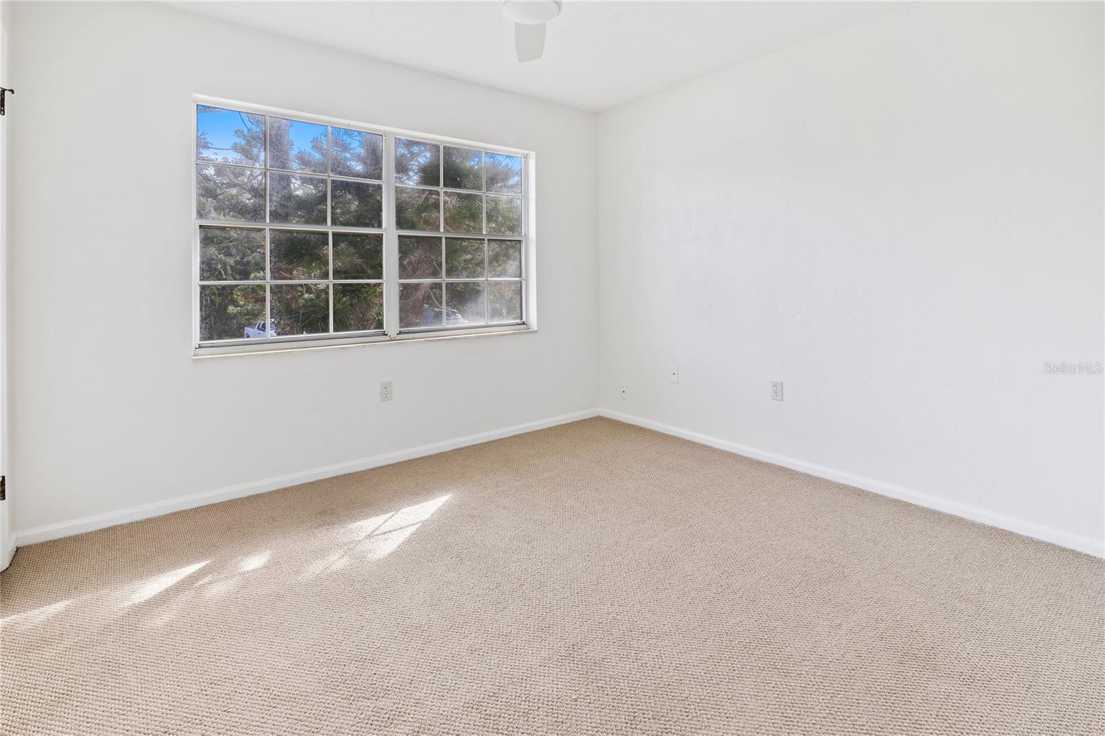 Image 15 of 24 For 3800 Saxon Drive 520