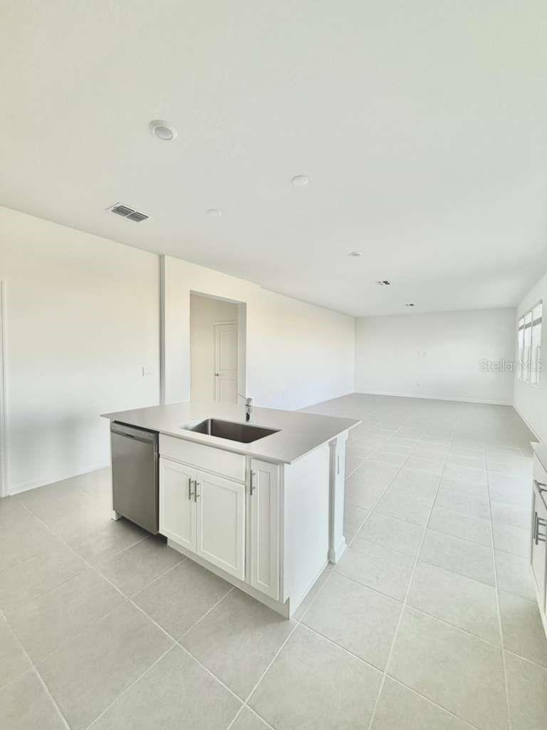 Image 10 of 41 For 5664 Lemon Grass Street