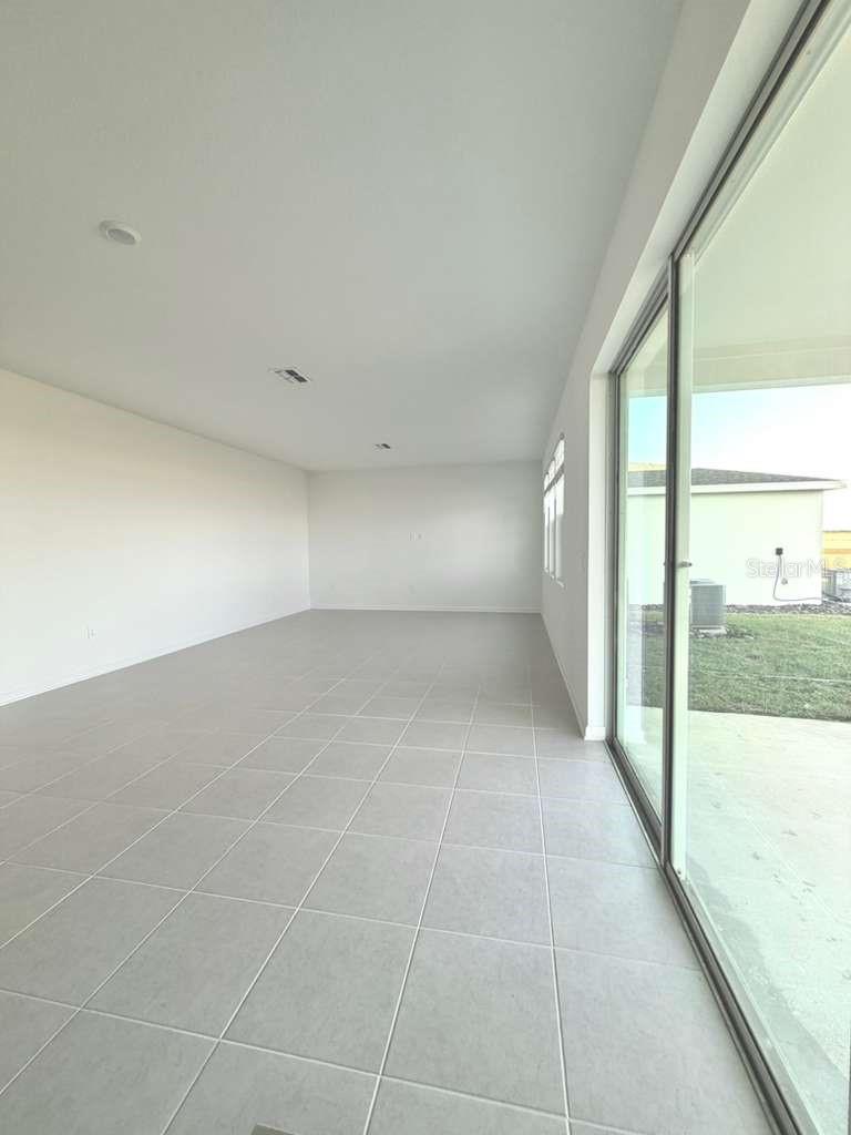 Image 14 of 41 For 5664 Lemon Grass Street