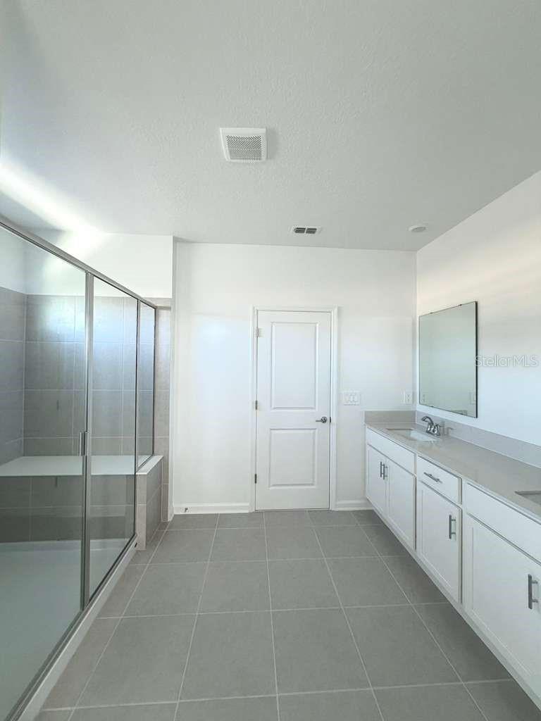 Image 21 of 41 For 5664 Lemon Grass Street