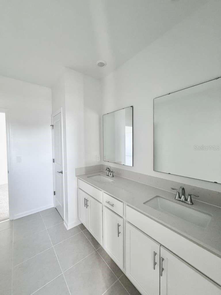 Image 28 of 41 For 5664 Lemon Grass Street