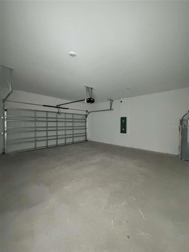 Image 34 of 41 For 5664 Lemon Grass Street