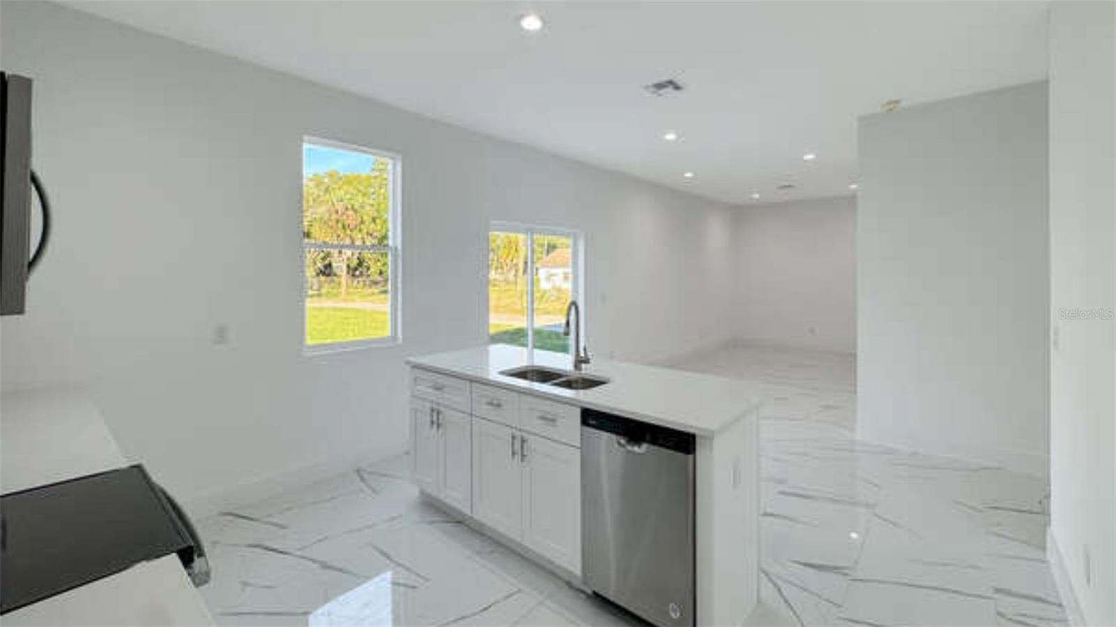 Image 7 of 31 For 27 8th Street