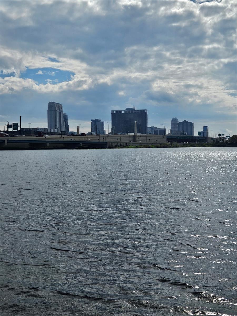 Image 3 of 10 For 320 Lakeview Street 222