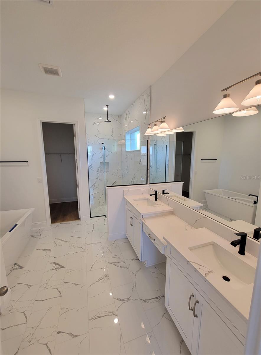 Image 10 of 36 For 15627 Vetta Drive