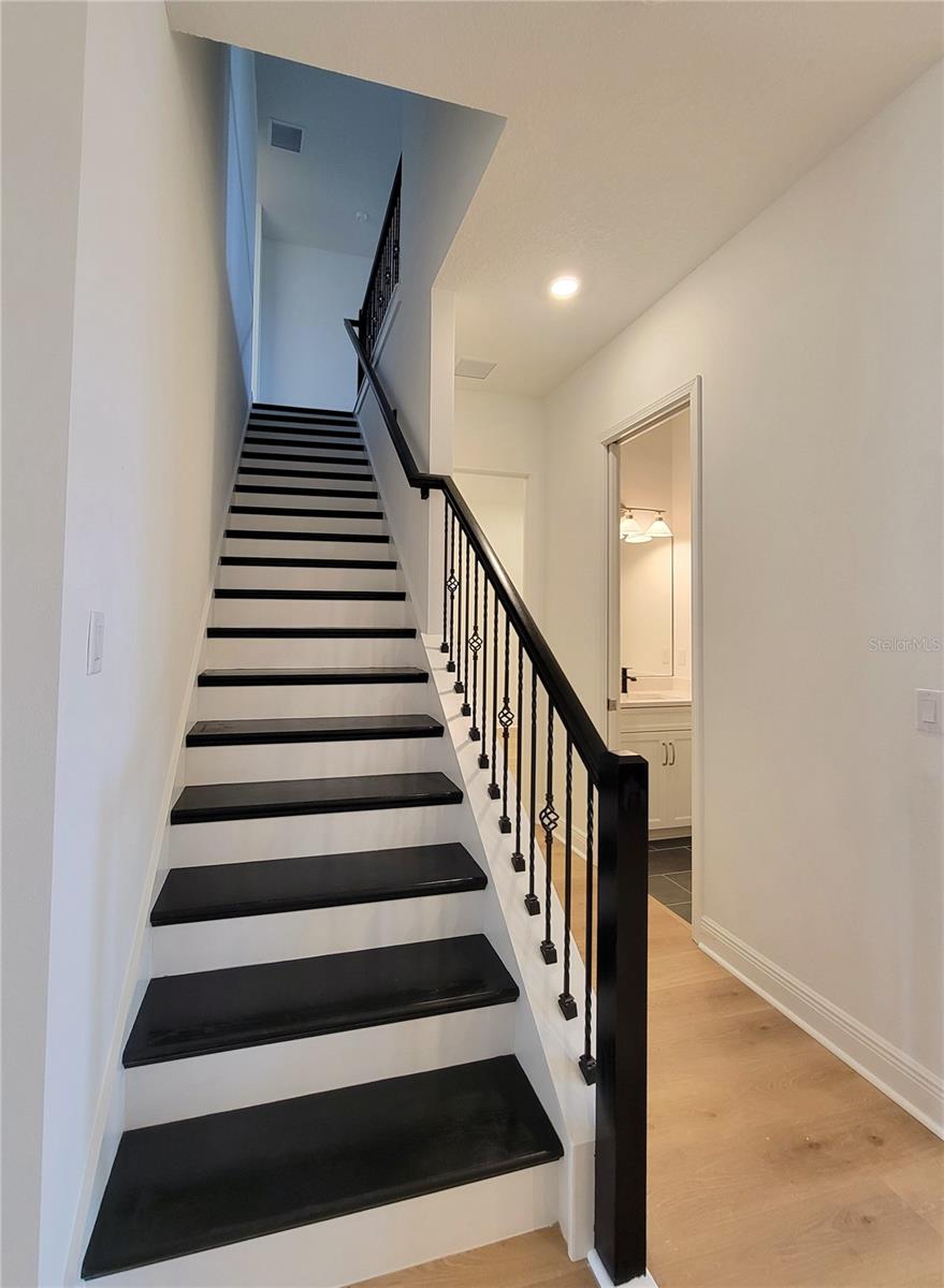 Image 17 of 36 For 15627 Vetta Drive