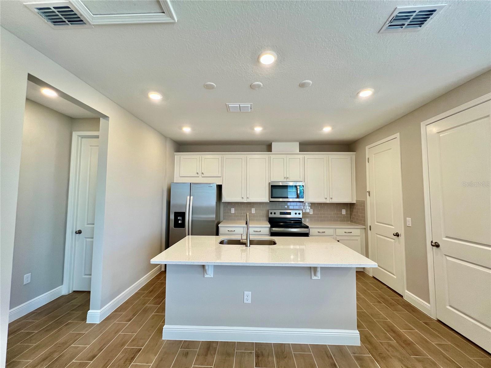 Image 4 of 13 For 10552 Pearson Ave