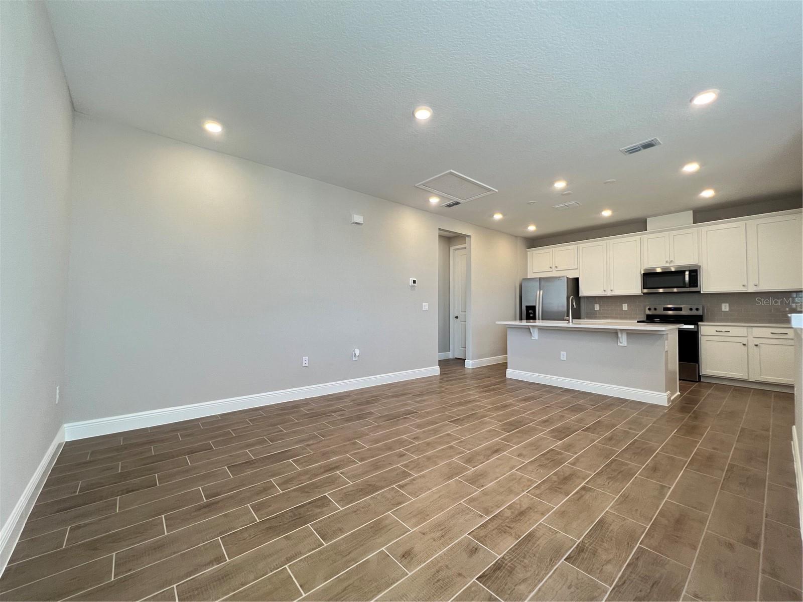 Image 8 of 13 For 10552 Pearson Ave