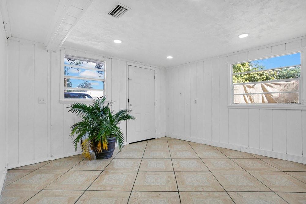 Image 16 of 19 For 10116 Union Park Drive