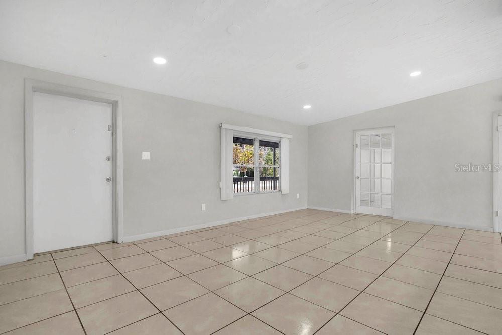 Image 5 of 19 For 10116 Union Park Drive