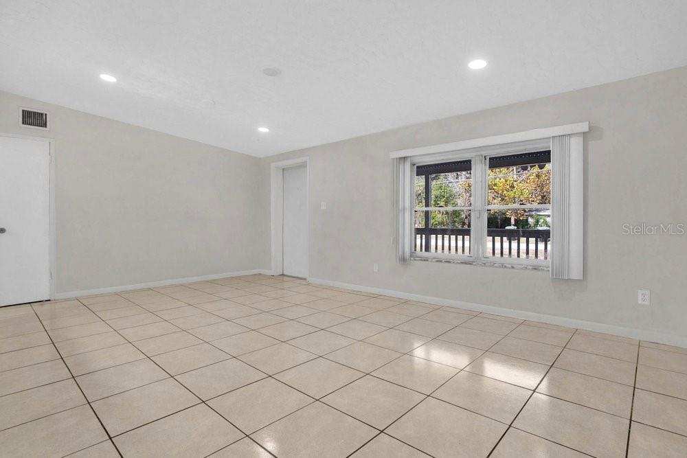 Image 6 of 19 For 10116 Union Park Drive