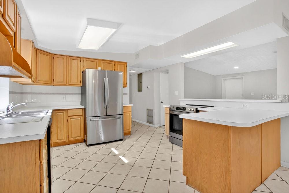 Image 9 of 19 For 10116 Union Park Drive