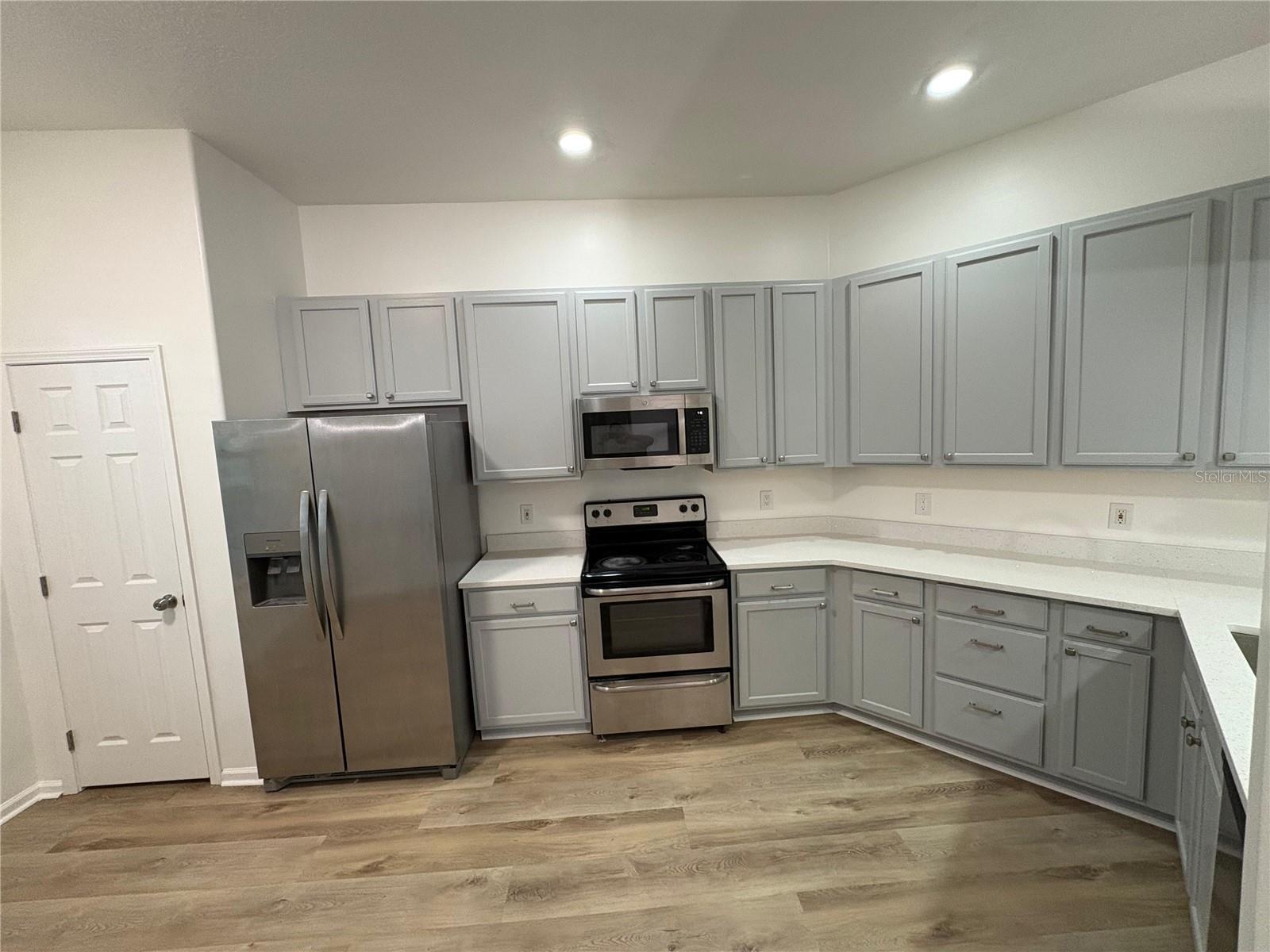 Image 12 of 23 For 7531 Bay Port Road 14