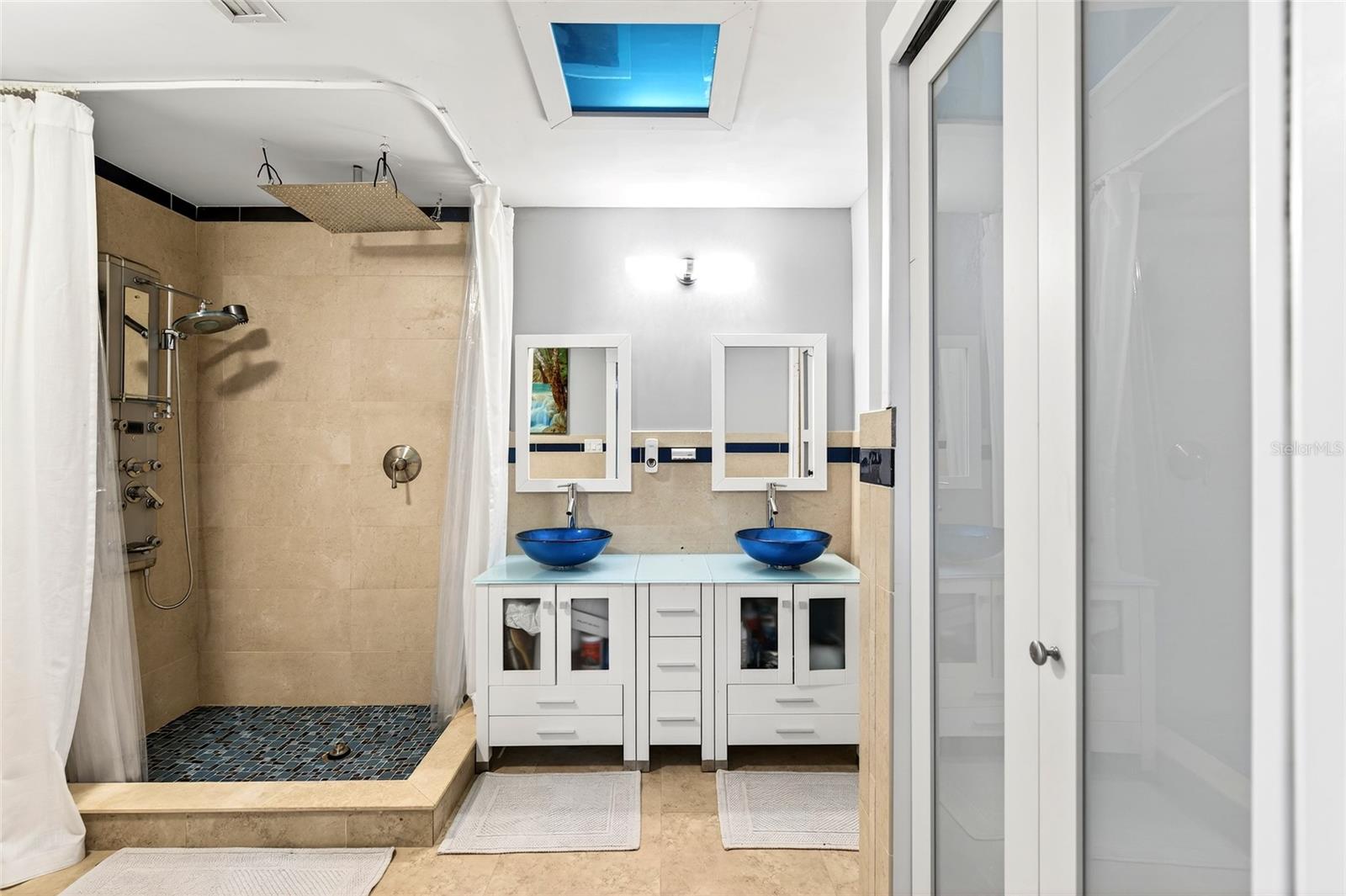 Image 11 of 52 For 11795 Highway 484