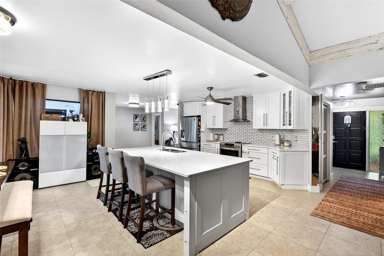 Image 16 of 52 For 11795 Highway 484