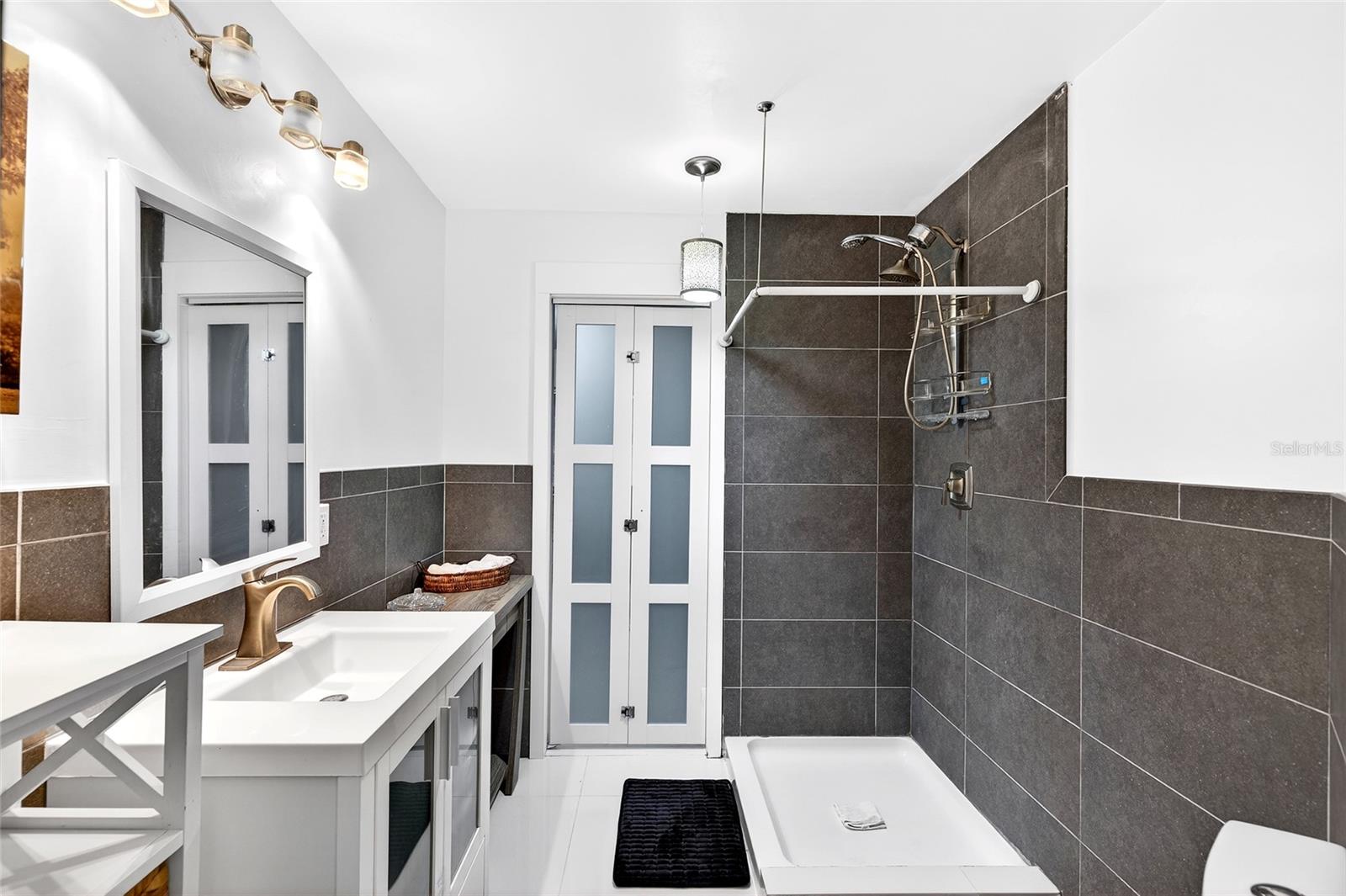 Image 29 of 52 For 11795 Highway 484