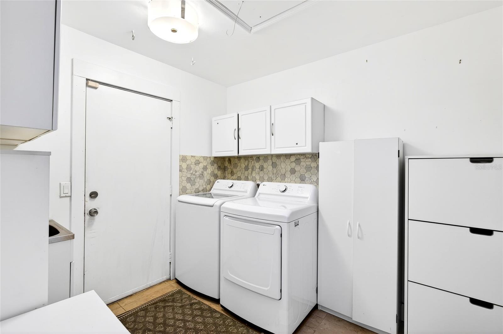 Image 4 of 52 For 11795 Highway 484