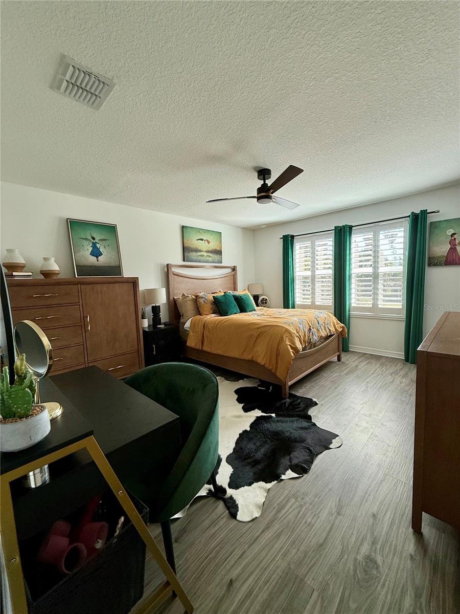 Image 13 of 22 For 342 River Front Way