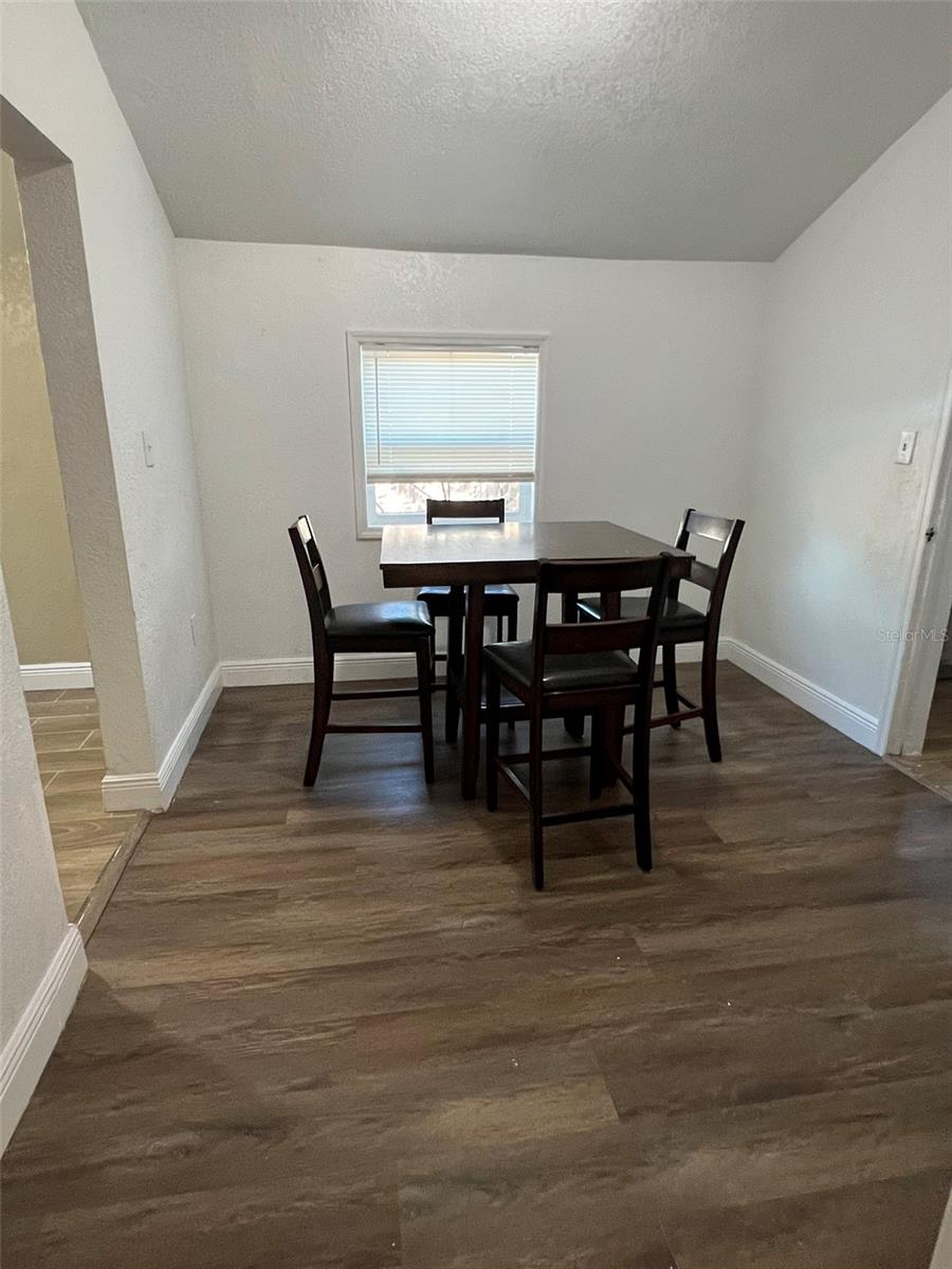 Image 12 of 27 For 1307 Kaley Avenue