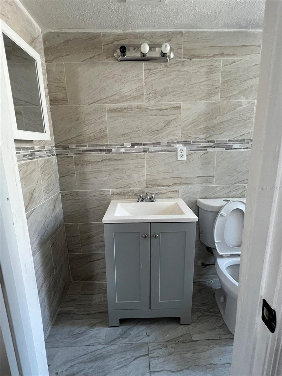 Image 19 of 27 For 1307 Kaley Avenue