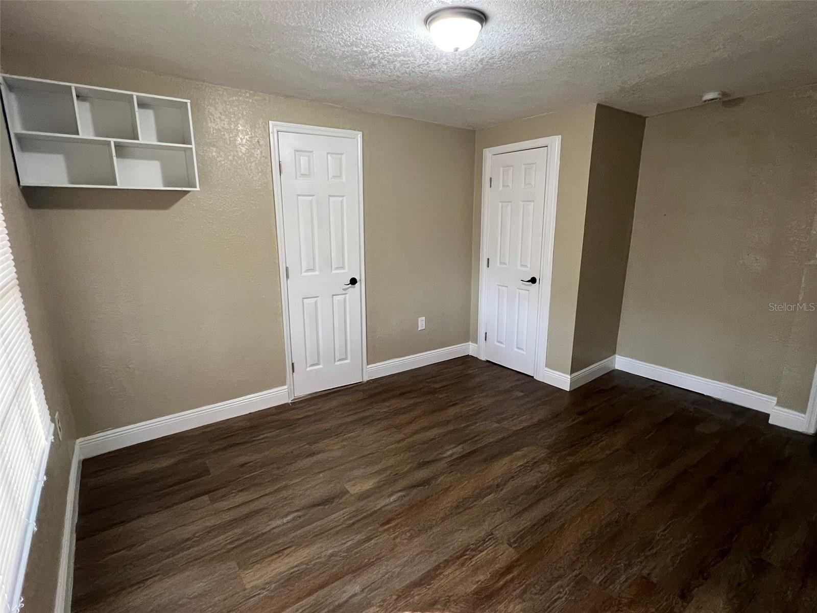 Image 21 of 27 For 1307 Kaley Avenue