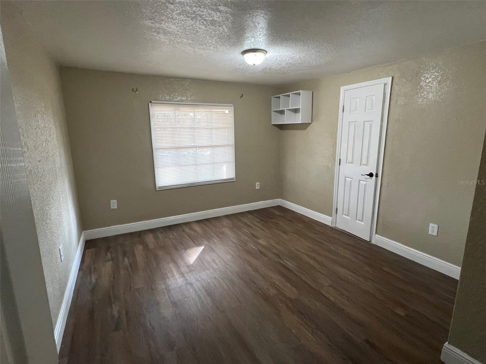 Image 22 of 27 For 1307 Kaley Avenue