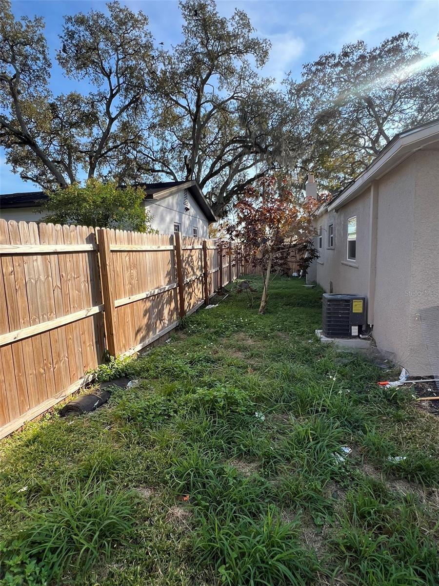 Image 24 of 27 For 1307 Kaley Avenue