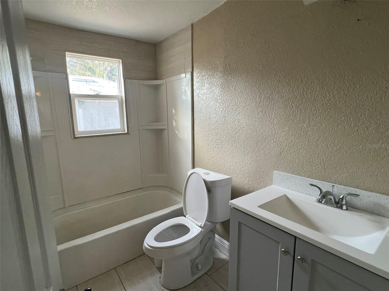 Image 7 of 27 For 1307 Kaley Avenue