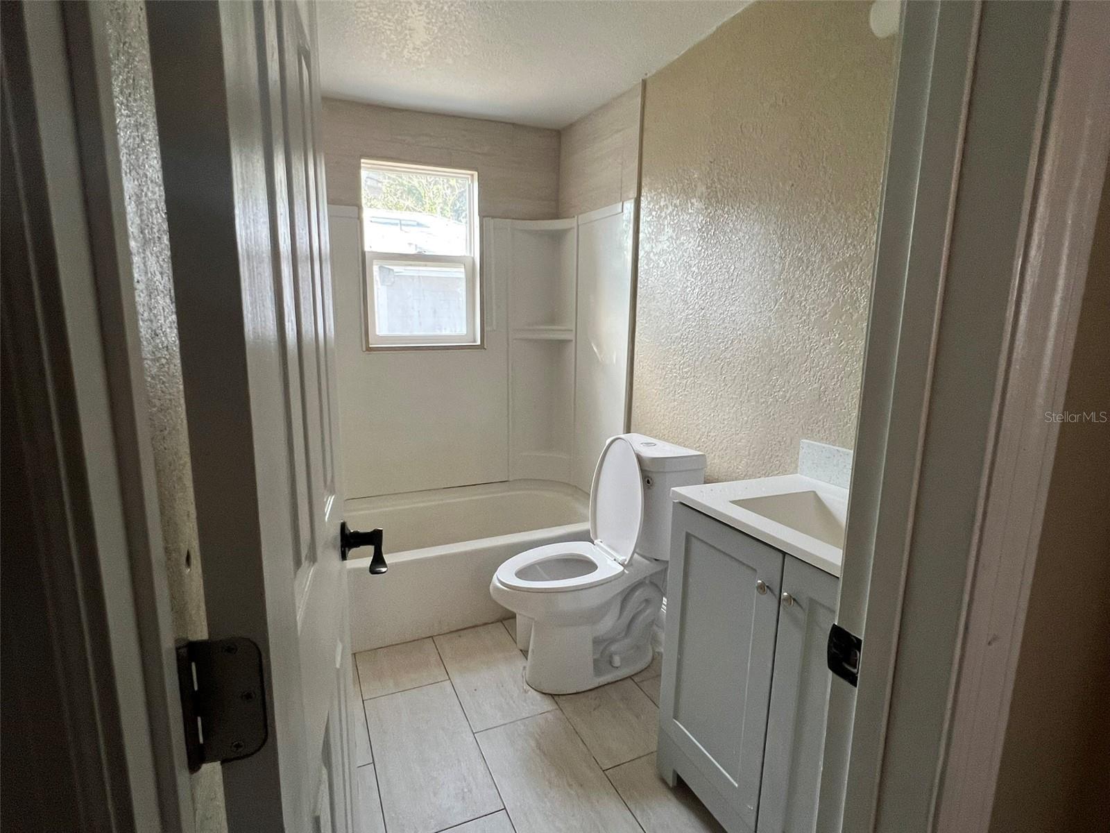 Image 8 of 27 For 1307 Kaley Avenue