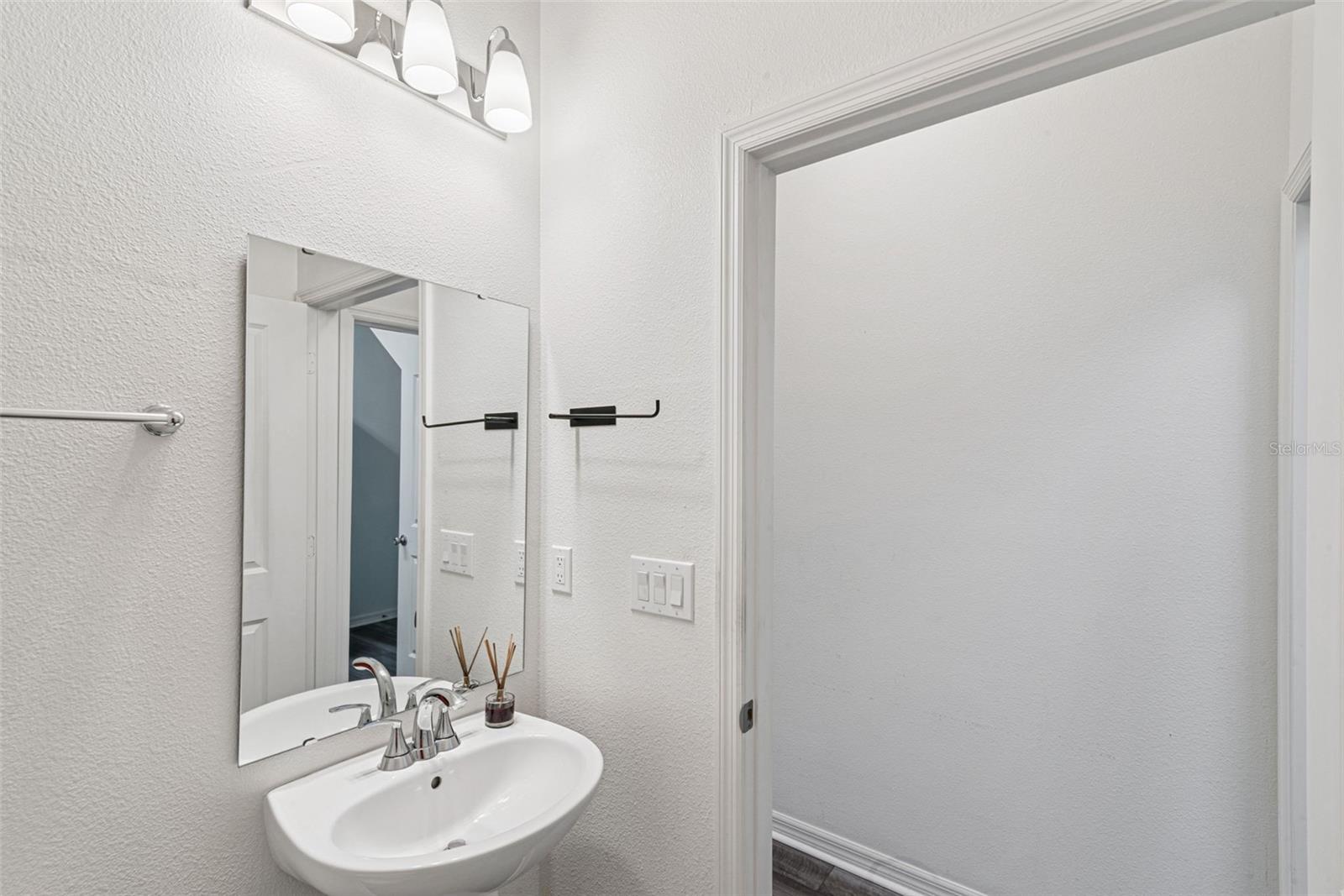 Image 28 of 51 For 2767 Meadow Stream Way