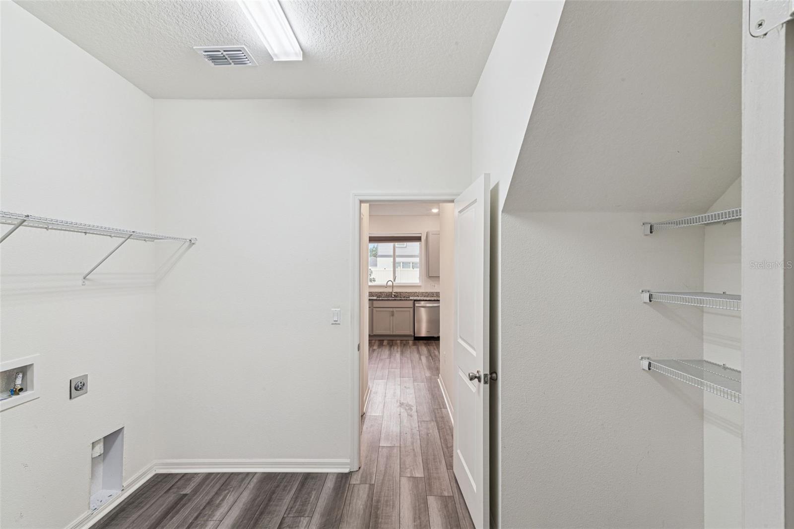 Image 31 of 51 For 2767 Meadow Stream Way