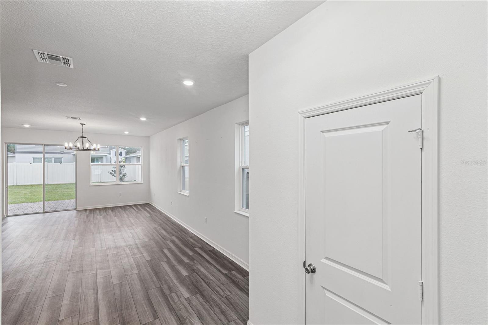 Image 4 of 51 For 2767 Meadow Stream Way