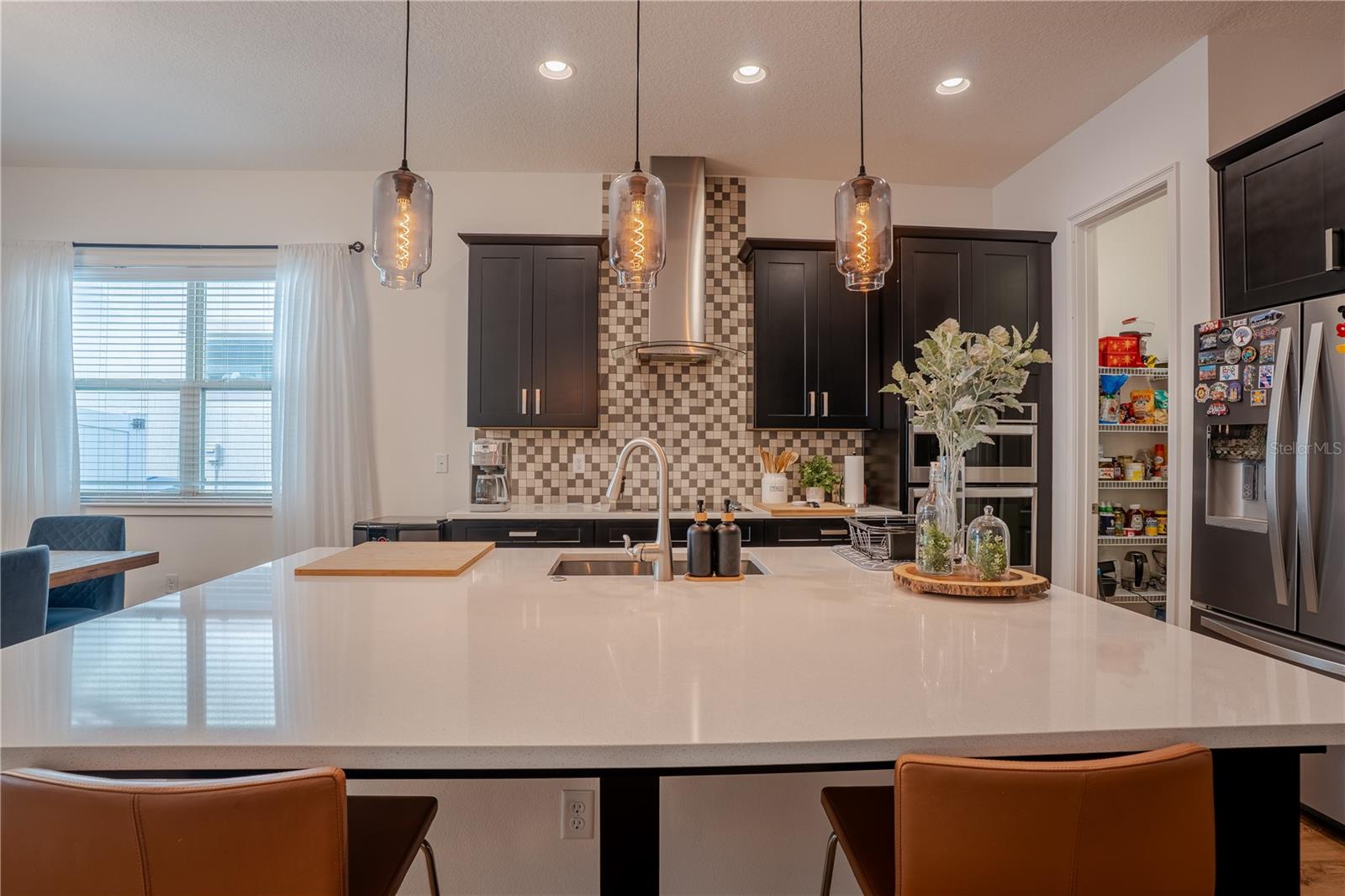 Listing photo id 9 for 3148 Residence East Way