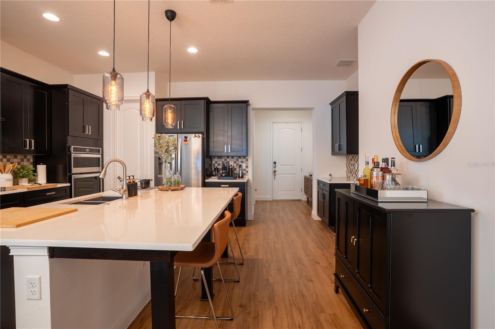 Listing photo id 15 for 3148 Residence East Way