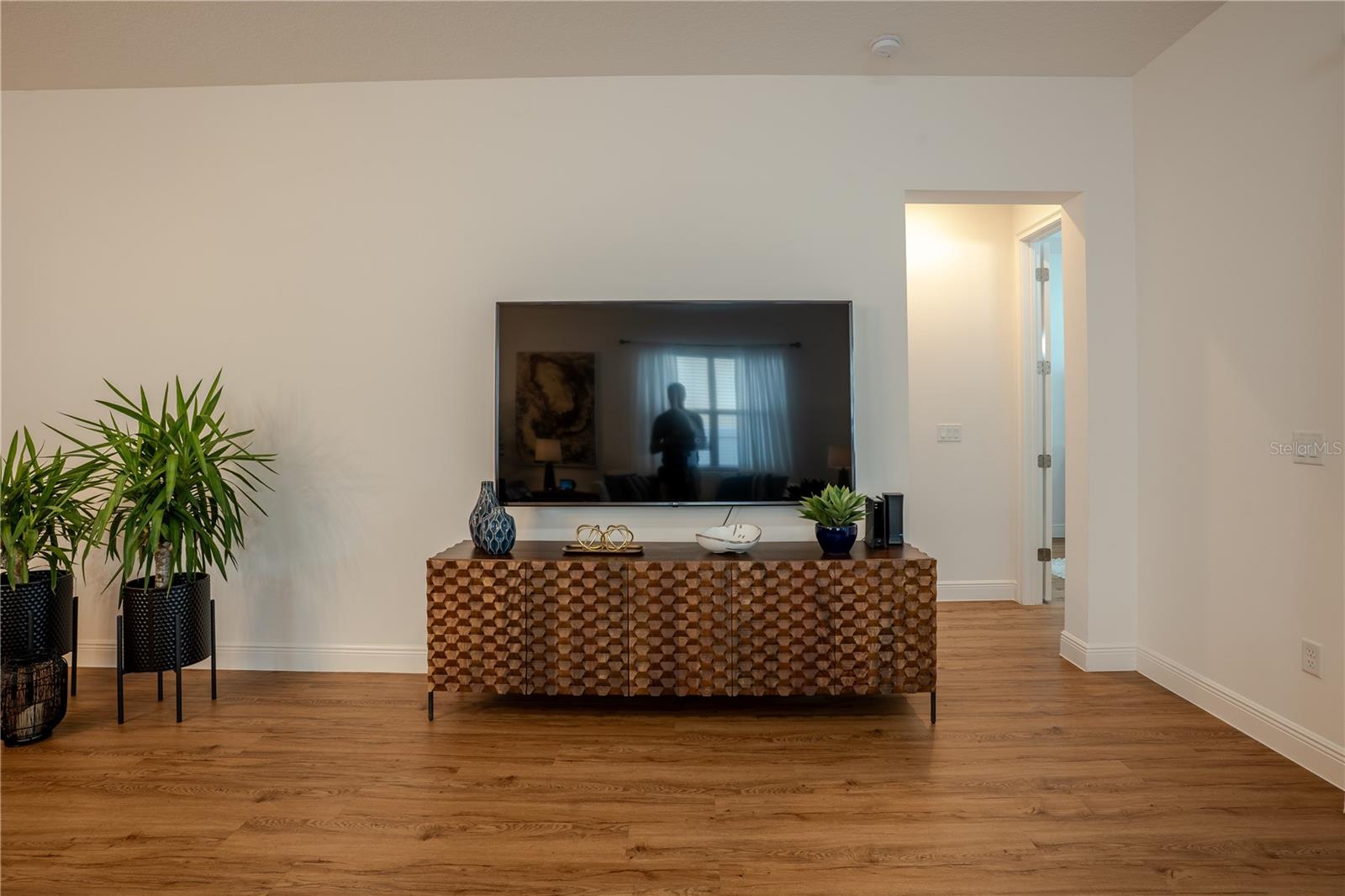 Listing photo id 26 for 3148 Residence East Way