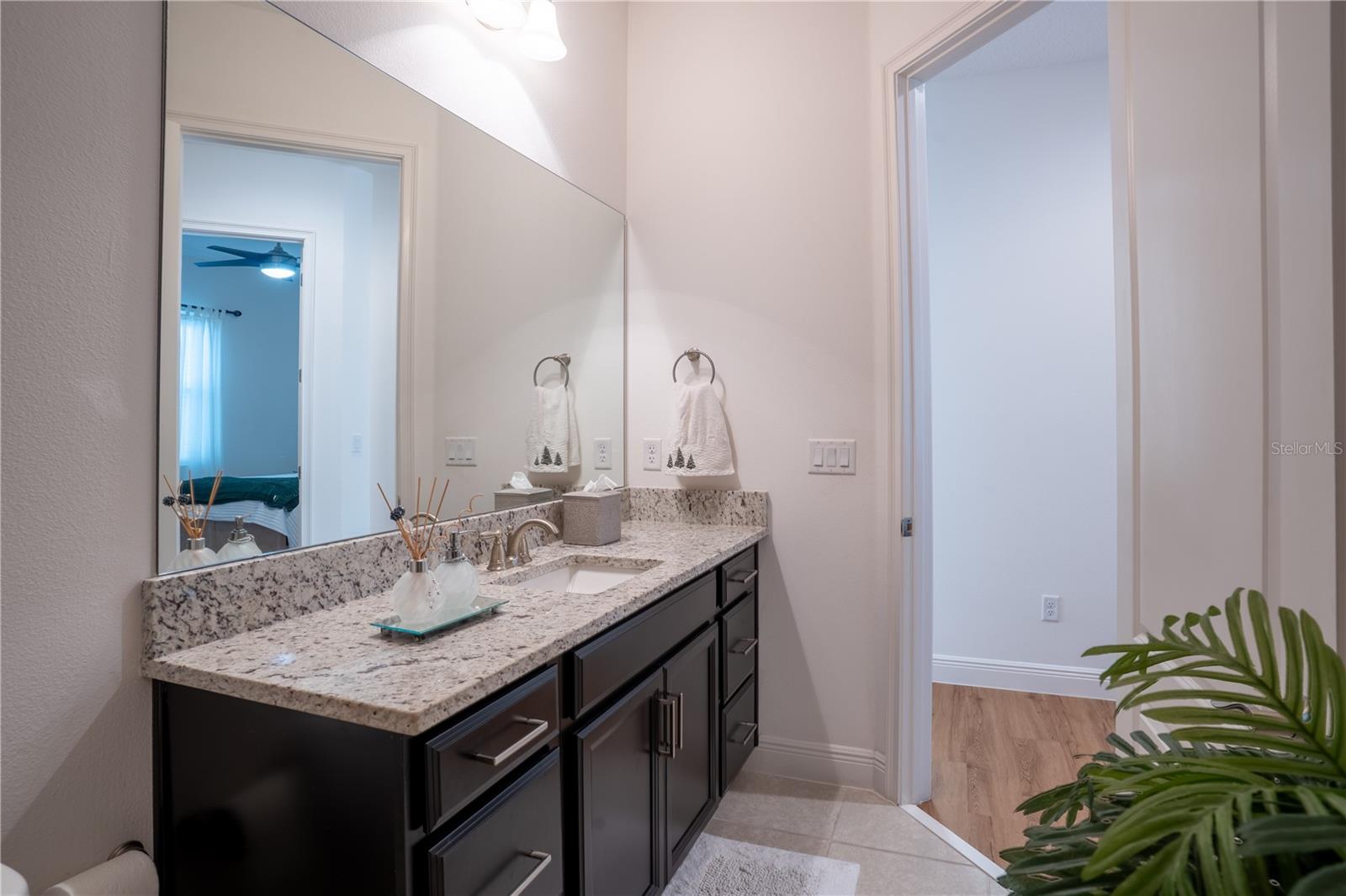 Listing photo id 34 for 3148 Residence East Way