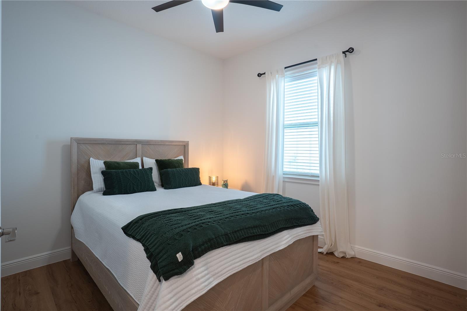 Listing photo id 35 for 3148 Residence East Way