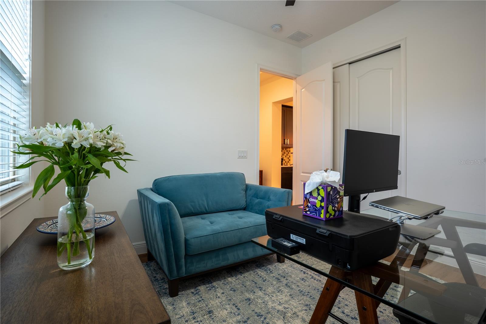 Listing photo id 44 for 3148 Residence East Way