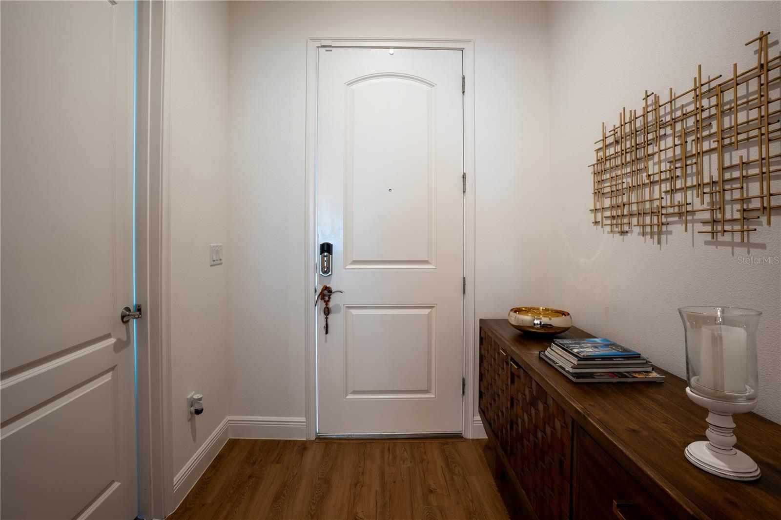 Listing photo id 3 for 3148 Residence East Way