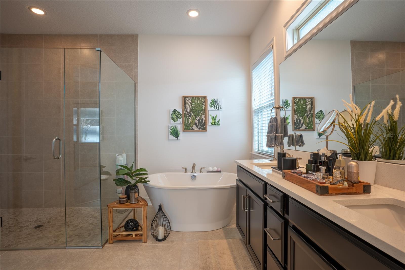 Listing photo id 58 for 3148 Residence East Way