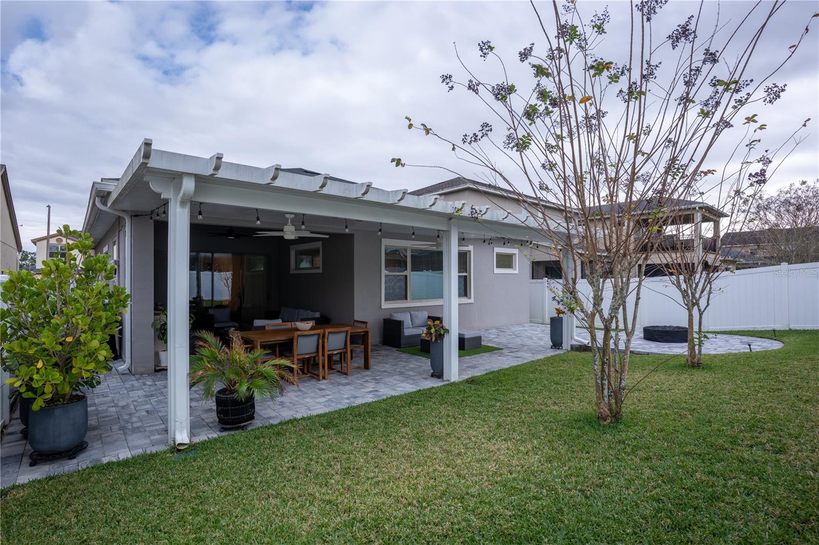 Listing photo id 73 for 3148 Residence East Way