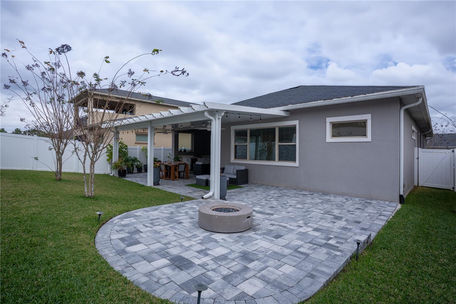 Listing photo id 74 for 3148 Residence East Way