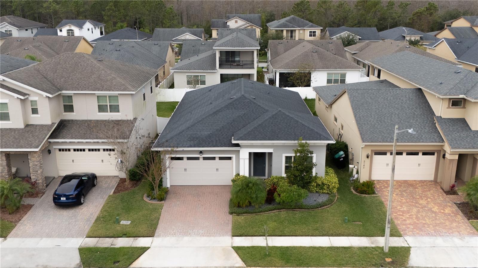 Listing photo id 76 for 3148 Residence East Way