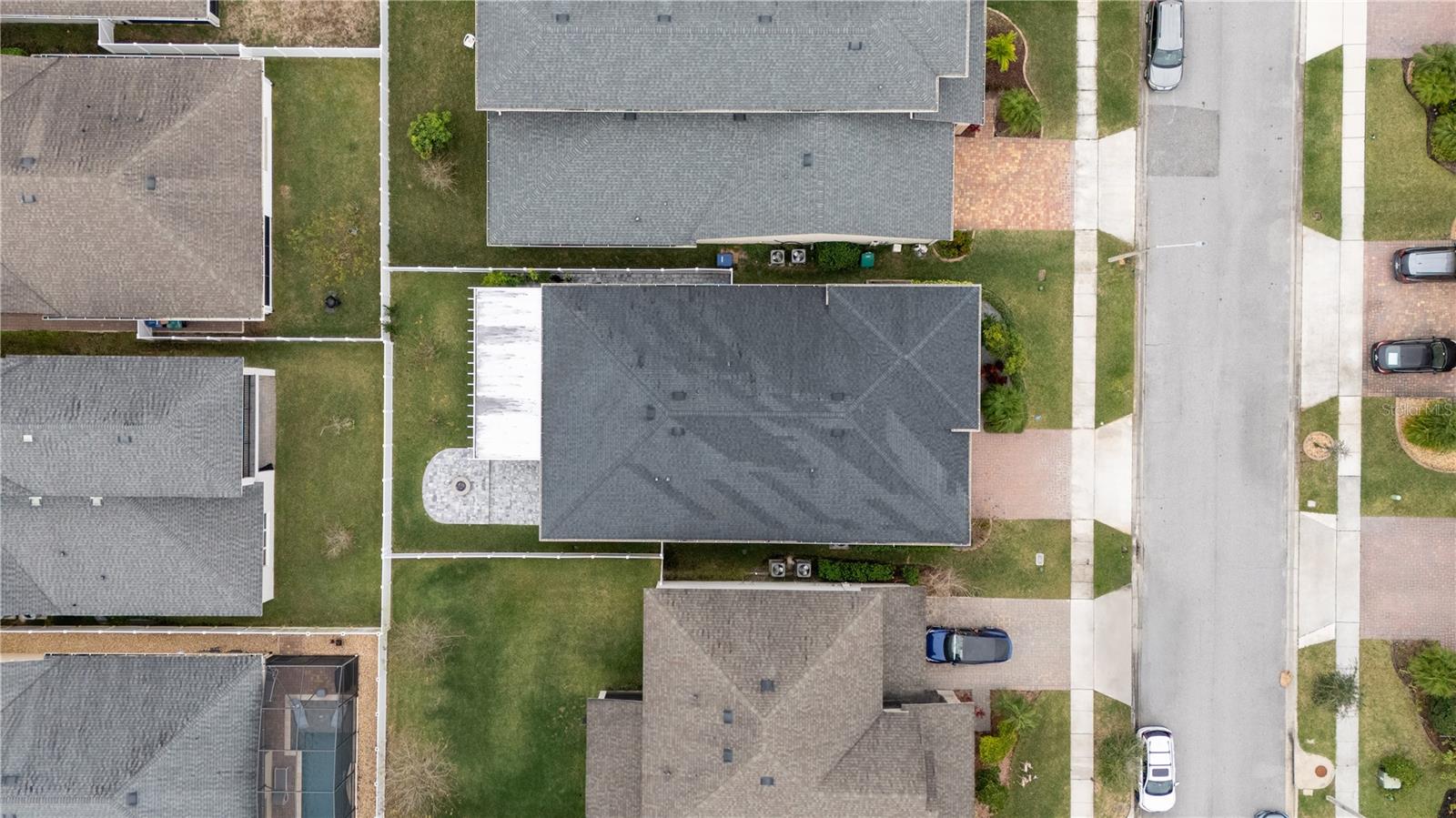 Listing photo id 77 for 3148 Residence East Way