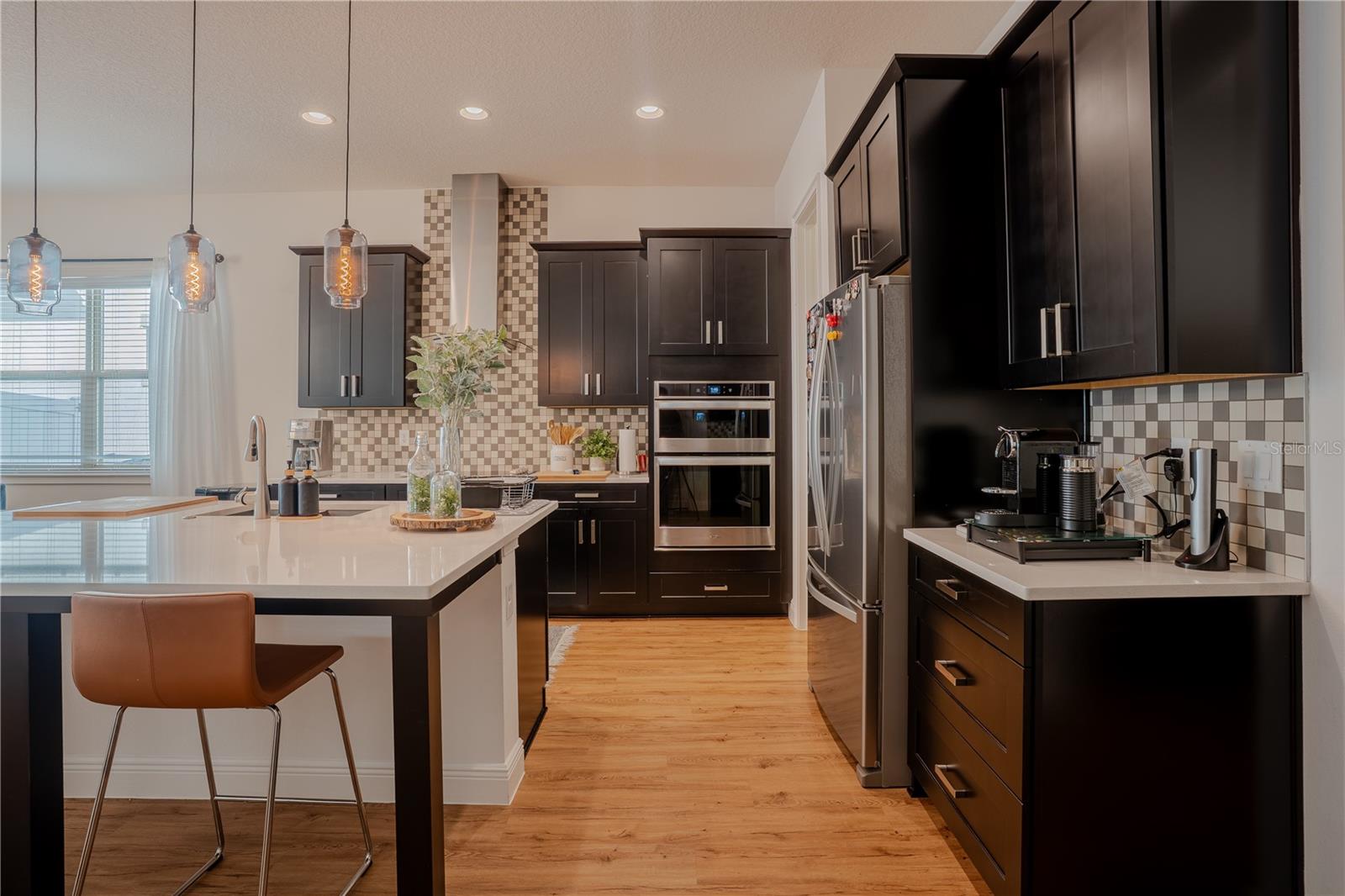 Listing photo id 7 for 3148 Residence East Way