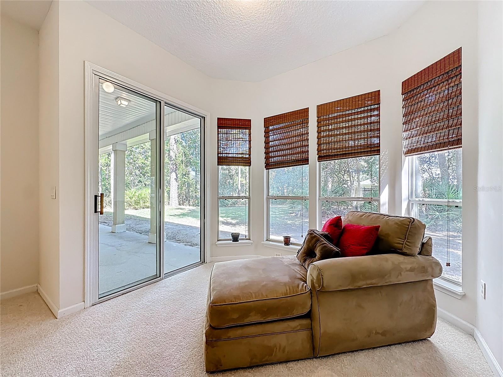 Image 12 of 28 For 96028 Long Island Place