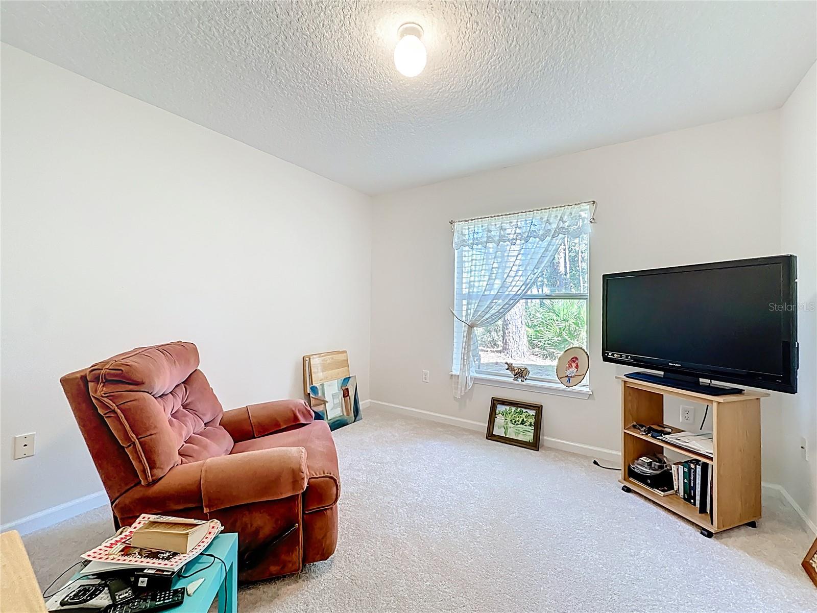 Image 16 of 28 For 96028 Long Island Place